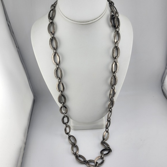 Jewelry - Vintage Long Smooth And Hammered Silver Tone Oval Link Necklace Or Belt